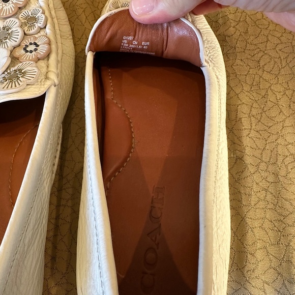 NEW! Coach Tea Rose Crosby Driver Moccasins Cream Colored Flats - Picture 10 of 14